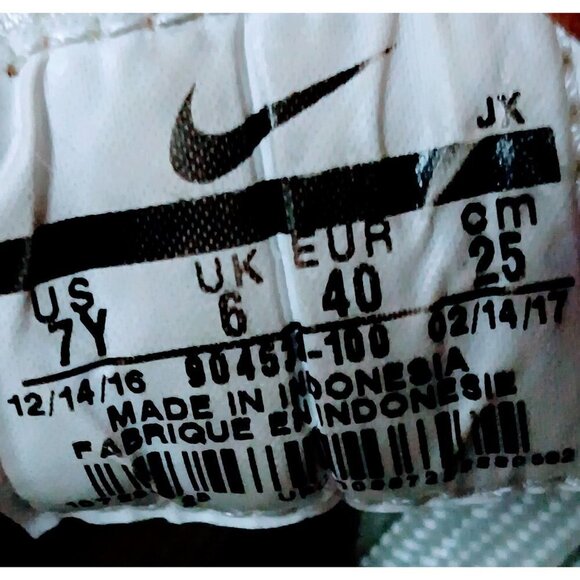 Nike Huarache Big Kid's Athletic Sneaker - Picture 5 of 7